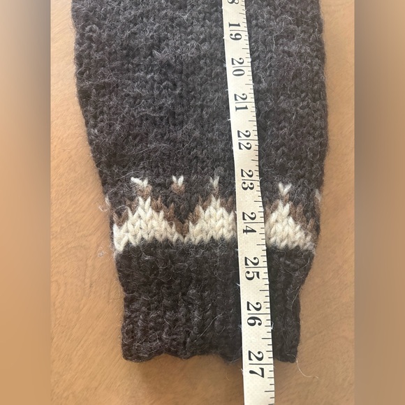 Hand Knit Icelandic Wool Fair Isle Sweater | Nordic Chunky Knit | Small–Medium - Picture 6 of 6